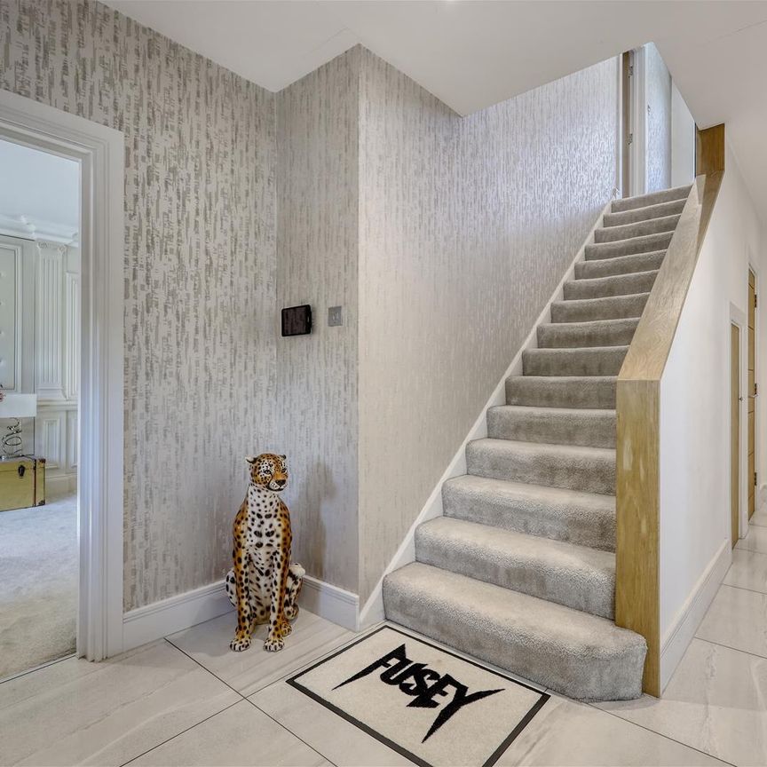 Courtland Drive, Chigwell - Photo 1