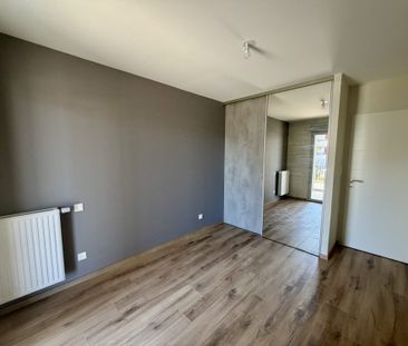 Location Appartement 2 pièces 45m² LUC LA PRIMAUBE 12450 - Photo 2