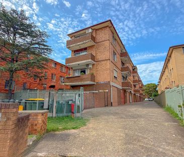 BEST CONDITION AND BEST LOCATION IN CABRAMATTA - Photo 4