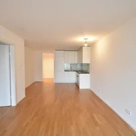 Ruhelage: Schöne 2-Zimmer-Wohnung mit Loggia in Augartennähe - Photo 1