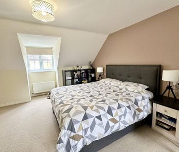 4 bedroom end of terrace house to rent - Photo 4