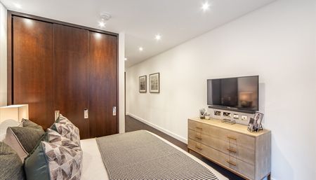 2 Bed Flat, Thornes House, SW11 - Photo 3