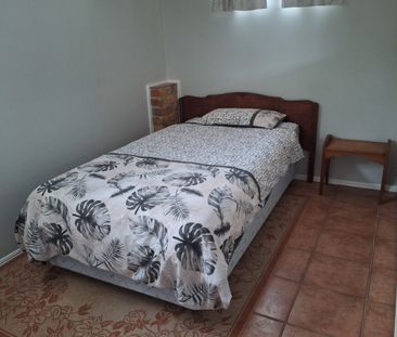 Private Fully Furnished Granny Flat - Photo 3