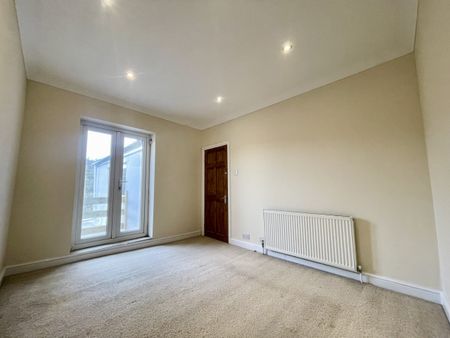 Llantrisant Road, Graig - Photo 5