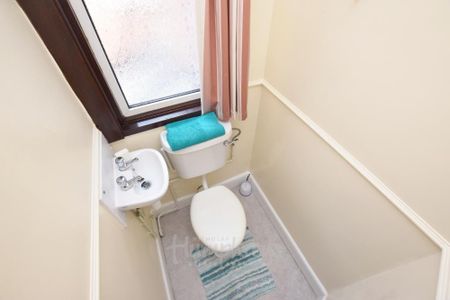 1 bedroom in a house share to rent - Photo 5