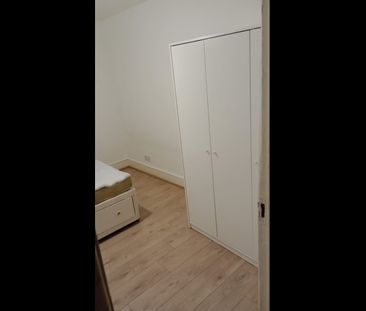 Room in a Shared House, Waltham Forest, E10 - Photo 4
