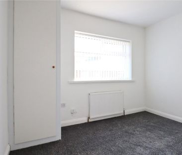 3 bedroom flat to rent - Photo 5