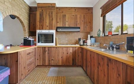 Convenient, Quiet & Perfectly Positioned - Photo 3