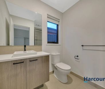 “Charming Family Home” - Photo 6