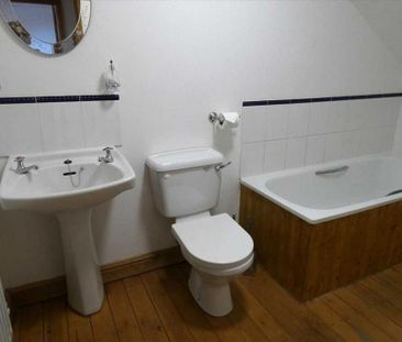 2 bedroom semi-detached house to rent - Photo 5