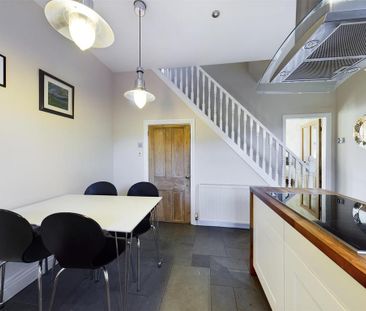 3 bedroom terraced house to rent - Photo 5