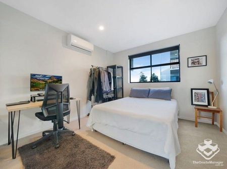 TWO BEDROOM APARTMENT IN WINDSOR - Photo 4