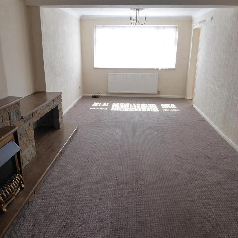 2 bedroom semi-detached bungalow to rent - Photo 1