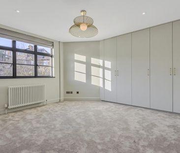 4 bedroom end of terrace house to rent - Photo 4