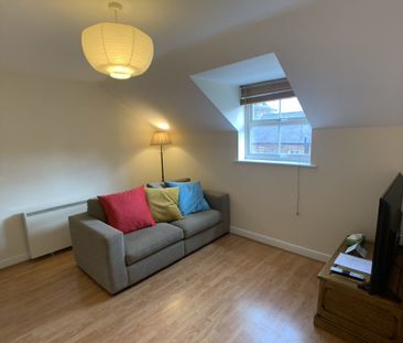 Berkeley House, Lawrence Street - P10571 - Photo 1