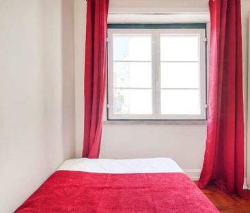 Rua da Palmeira, Lisbon, Lisbon 1200-219 - Photo 6