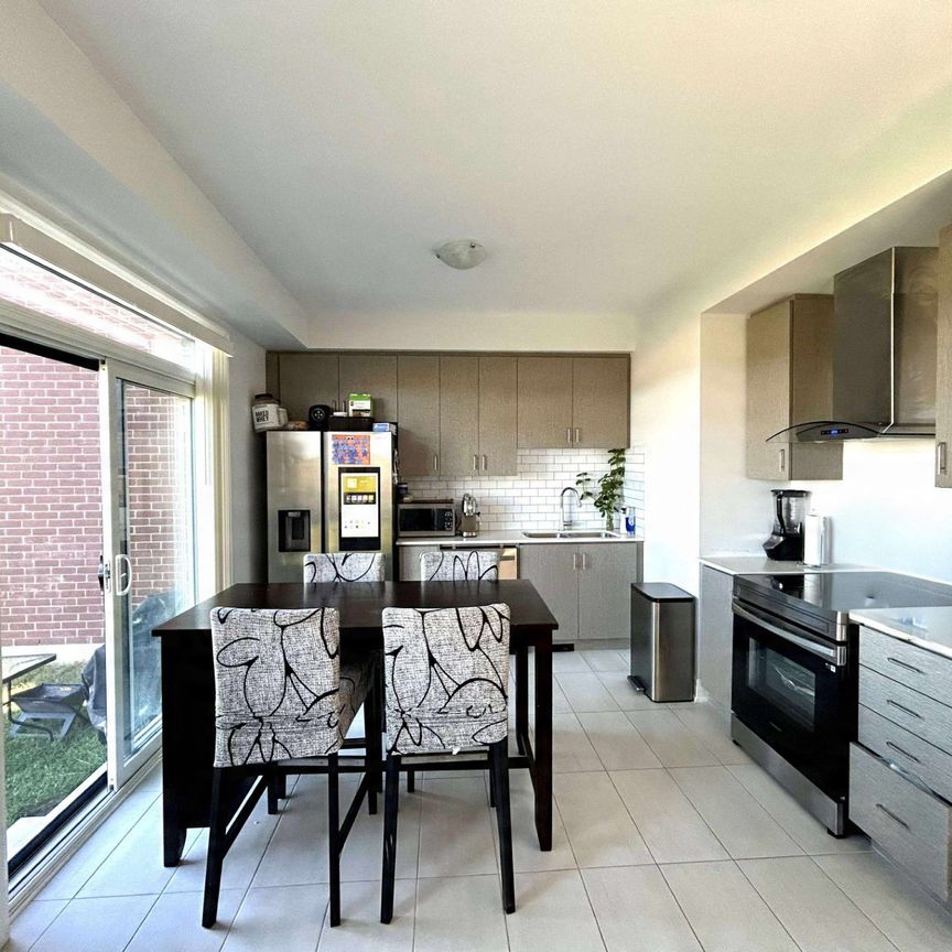 For Lease - 129 Union Boulevard, Wasaga Beach, Ontario - Photo 1