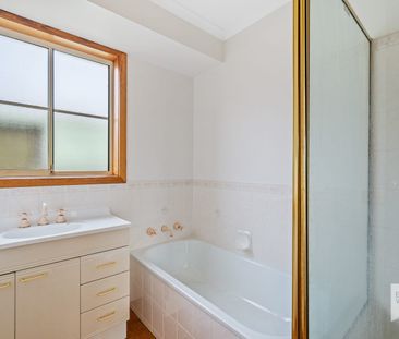 Peaceful and private two bedroom unit - Photo 5