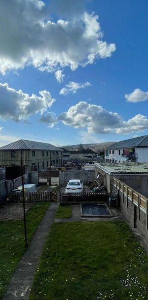 3 bedroom semi-detached house to rent - Photo 2