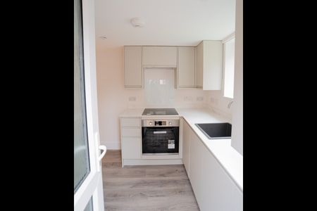 1 Bed Flat, Smyrks Road, SE17 - Photo 4