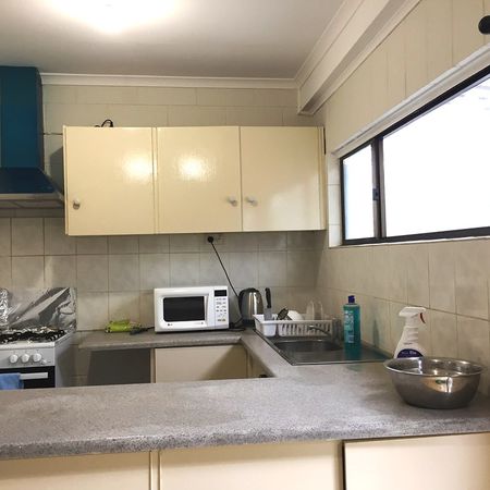 3-bedroom shared granny flat, Kopurlo Ave - Photo 3