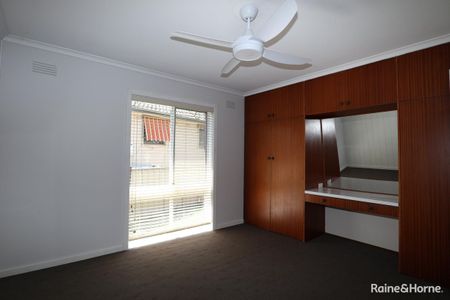 5 Falcon Place, Kooringal, NSW 2650 - Photo 3