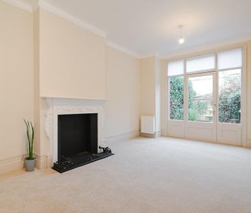 3 bedroom flat to rent - Photo 3