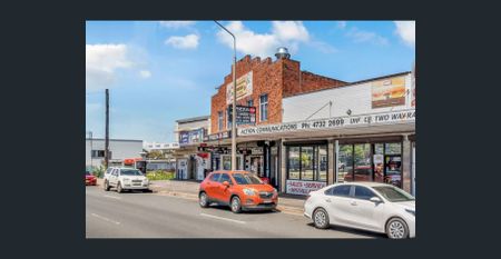 PERFECTLY LOCATED 2 BEDROOM UNIT - Photo 5