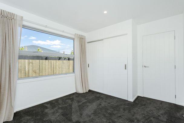 Quality Two-Bedroom Home in Sought-After St Kilda - Photo 1