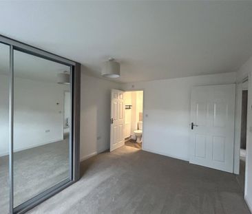 4 bedroom detached house to rent - Photo 5
