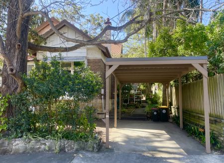 Charming Single Level Two Bedroom Garden Apartment - Photo 4