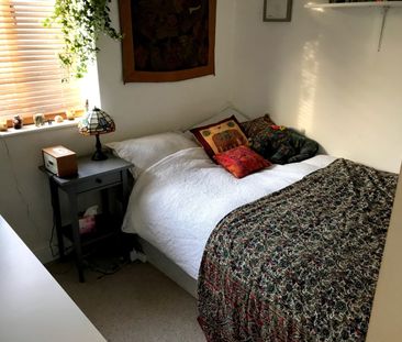 Studio Flat, John Williams Close, SE14 - Photo 2