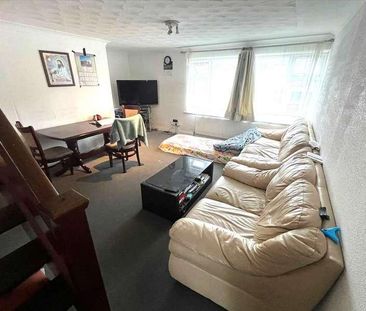 Artemis Close, Driveway & Garage, Gravesend, DA12 - Photo 1