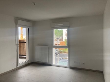 Location Appartement 2 pièces 43m² - Photo 4