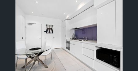 Stunning Luxurious One Bedroom Waterfront Apartment - Photo 2