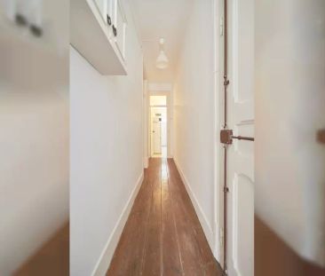 Room for rent in 3-bedroom apartment in Arroios - Foto 1