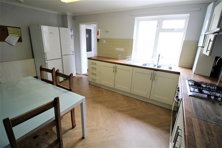 Room For Rent Blossom Square, Portsmouth - Photo 3