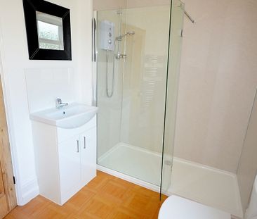 One Room Available in a Huge 6 Bedroom Student Property Opposite Co... - Photo 4