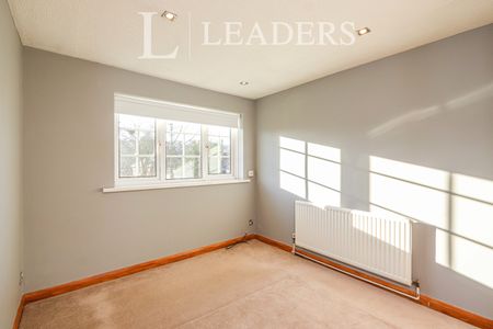 3 bedroom house to rent Normanton Spring Road, Sheffield, South Yorkshire, S13 - Photo 4