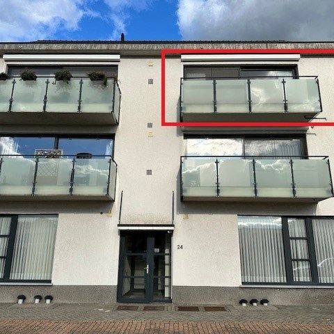 Verzorgd appartement op de 1ste verdieping met 2 slaapkamers, autostandplaats, lift, terras te Neeroeteren. - Foto 1