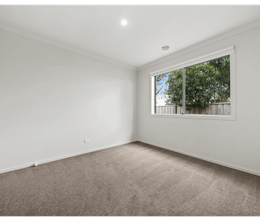 Spacious & Stylish Living in the Heart of Tarneit! APPLICATIONS NOW... - Photo 3