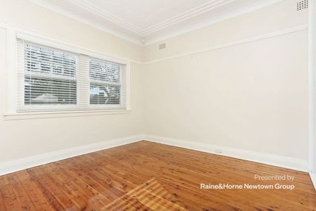 Cozy & Convenient Living in a Leafy Setting - Photo 3