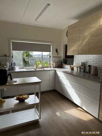 Location, location, location - Photo 2