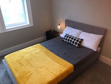 5 bedroom terraced house to rent - Photo 2