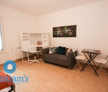 1 bed Studio for Rent - Photo 2