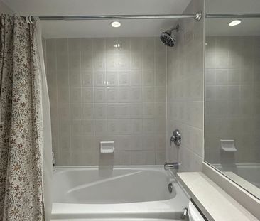 For Lease - 8 Park Rd Road Unit# One Bedroom, Toronto, Ontario - Photo 4