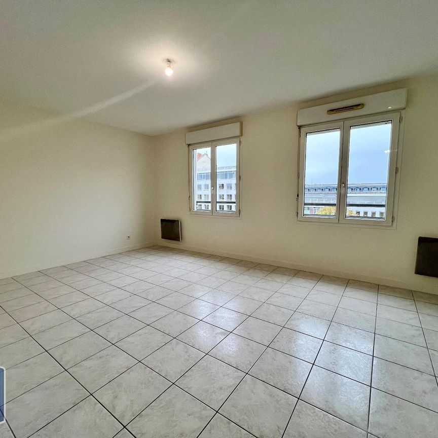 Location Appartement 2 pièces 47m² LYON 7ème - Photo 1