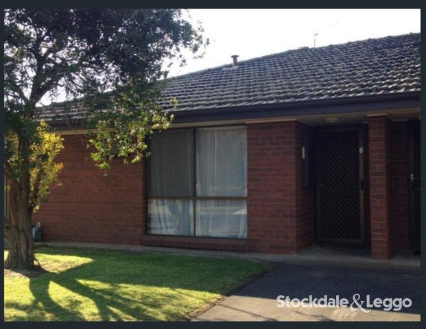 Two bedroom unit - Photo 1