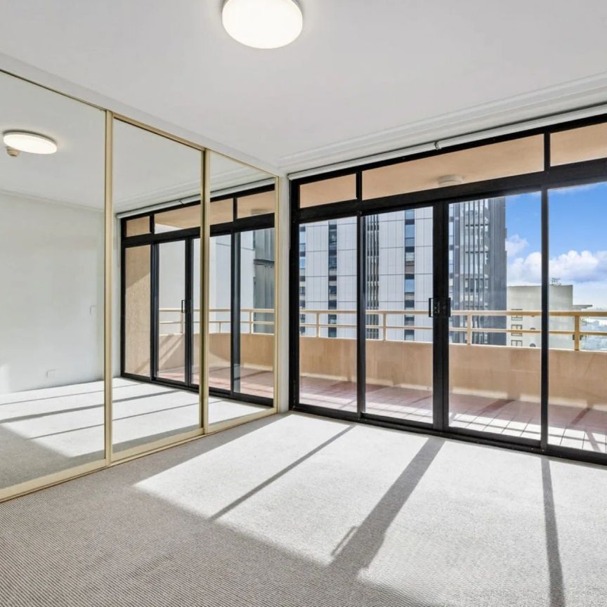 Modern 3-Bedroom Apartment | Secure Building & Great Location - Photo 1