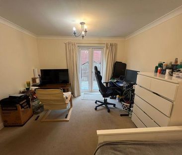 1 bedroom in a house share to rent - Photo 2